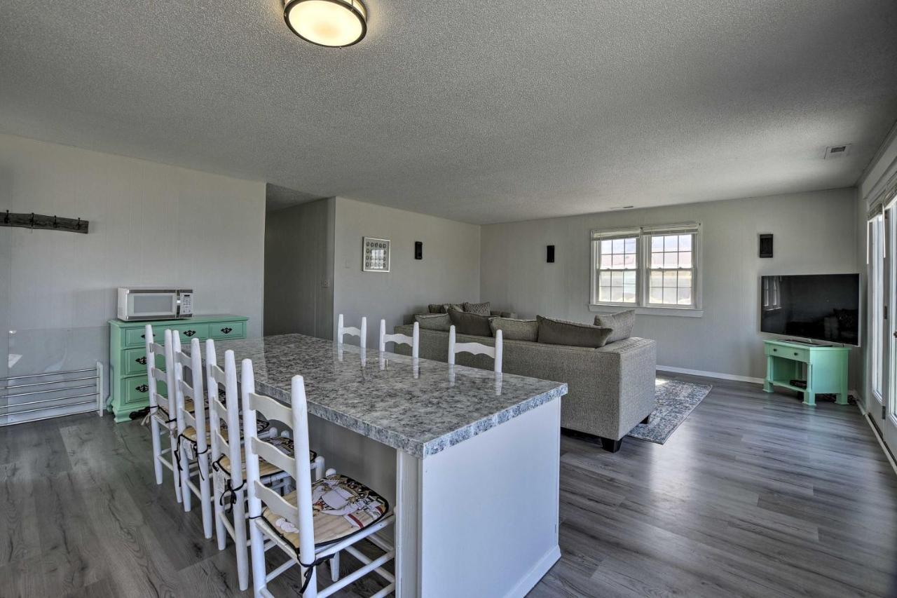 Oak Island Beach Abode With Deck Walk To Shore! Exteriér fotografie