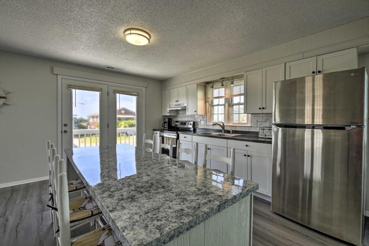 Oak Island Beach Abode With Deck Walk To Shore! Exteriér fotografie